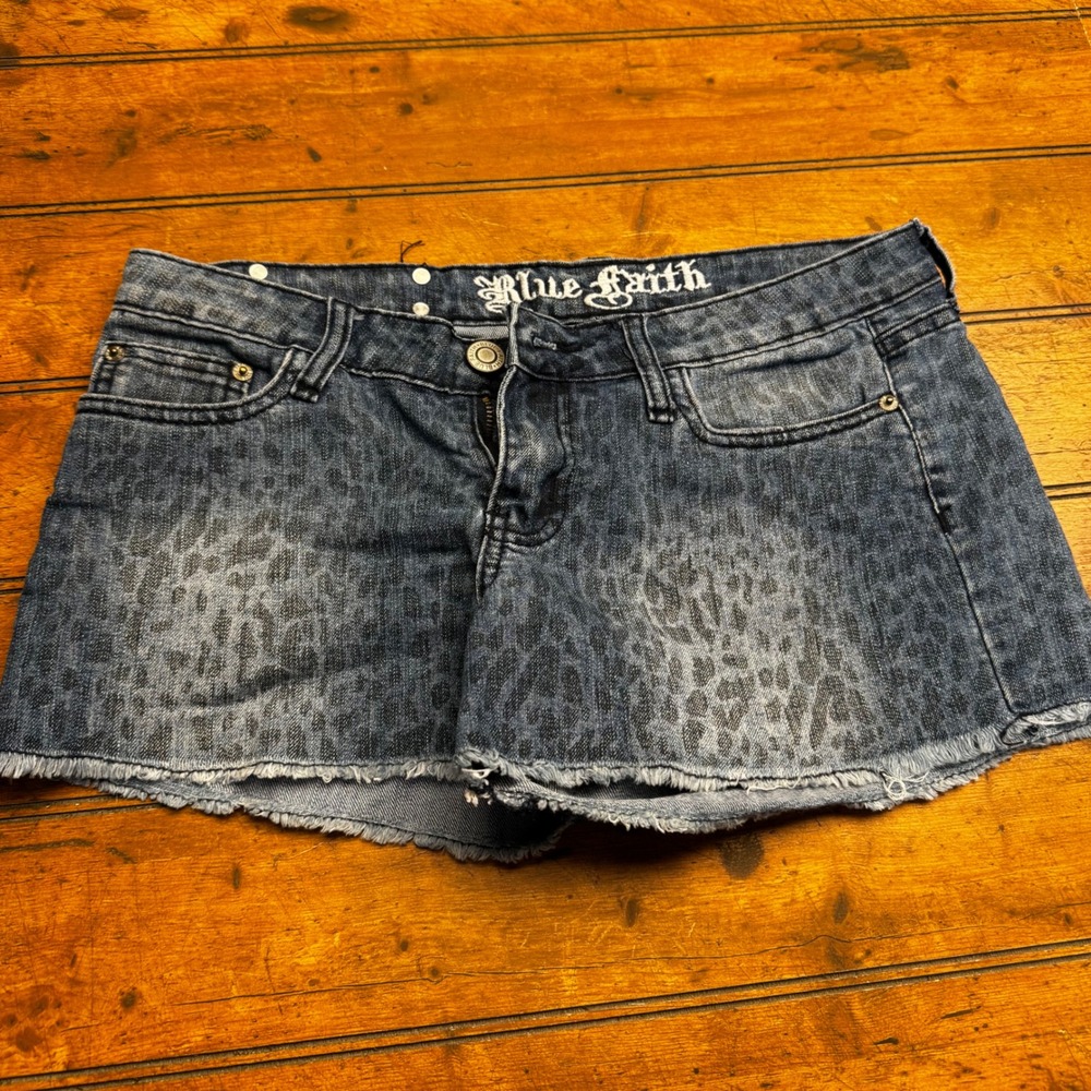 Blue Faith Womens Leopard Print Denim Shorts Blue Medium Wash Cut Offs‎ Size 5/6